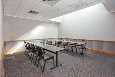 هتل Doubletree By Hilton Southampton