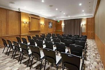 هتل Doubletree By Hilton Southampton