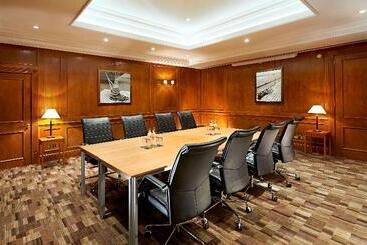 هتل Doubletree By Hilton Southampton