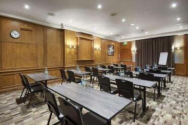 هتل Doubletree By Hilton Southampton