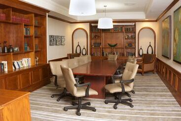 هتل Doubletree Suites By Hilton Raleigh Durham