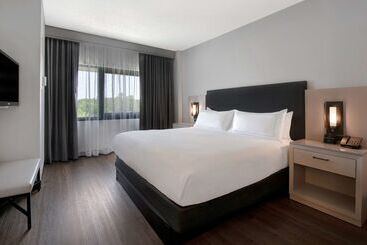 בית מלון כפרי Doubletree Suites By Hilton Raleigh Durham