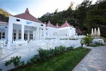 هتل Hillside Beach Club