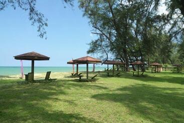 هتل Holiday Villa Beach Resort & Spa Cherating