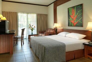 هتل Holiday Villa Beach Resort & Spa Cherating