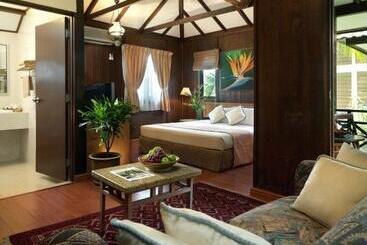 هتل Holiday Villa Beach Resort & Spa Cherating