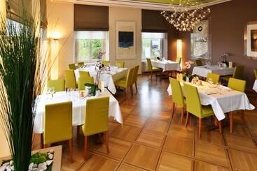 هتل Hôtel Alpes & Lac