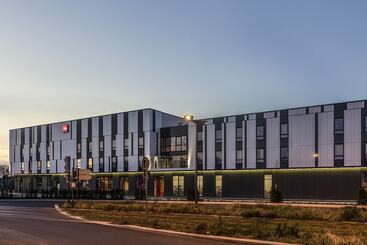 هتل Ibis Paris Coeur D'Orly Airport