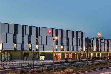 هتل Ibis Paris Coeur D'Orly Airport