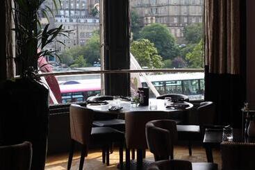 Hotel Indigo   Edinburgh   Princes Street, An Ihg