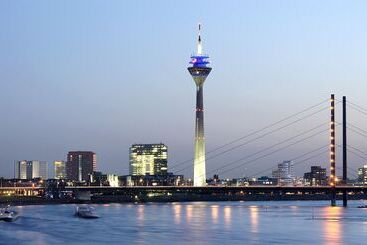 호텔 Indigo   Dusseldorf   Victoriaplatz, An Ihg