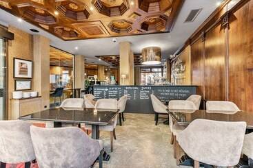 King S Hotel First