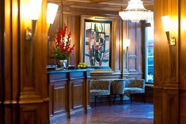 King S Hotel First