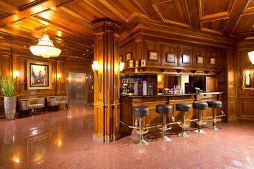 King S Hotel First