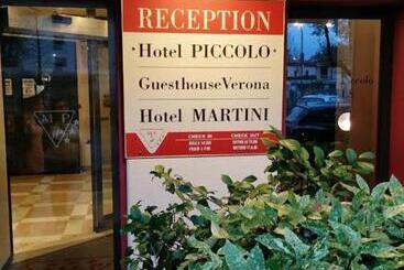 هتل Martini