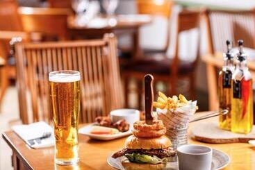هتل Mercure Nottingham Sherwood
