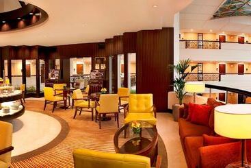 هتل Mövenpick Grand Al Bustan