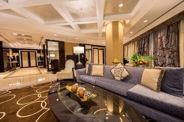 هتل Mövenpick Grand Al Bustan