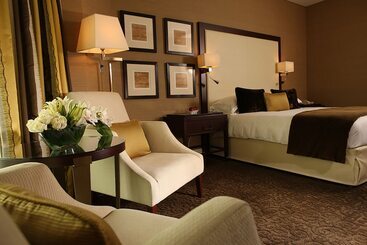 هتل Mövenpick Grand Al Bustan