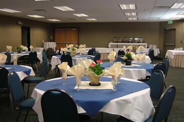 Radisson Hotel Portland Airport