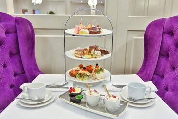 Rochestown Park Hotel & Leisure Centre