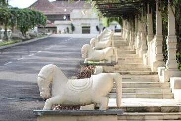 בית מלון כפרי Mustika Yogyakarta Resort & Spa