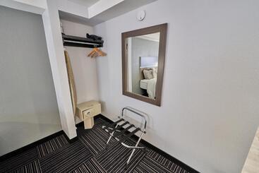 酒店 Admiralty Inn & Suites   A Red Collection