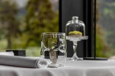 هتل Waldhaus Flims Wellness Resort, Autograph Collection
