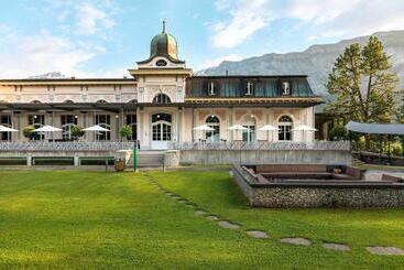 هتل Waldhaus Flims Wellness Resort, Autograph Collection