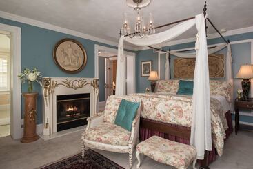 هتل White Doe Inn Bed & Breakfast