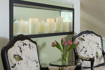 هتل White Doe Inn Bed & Breakfast
