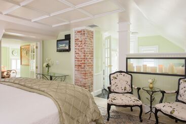 هتل White Doe Inn Bed & Breakfast