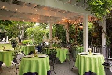 هتل White Doe Inn Bed & Breakfast