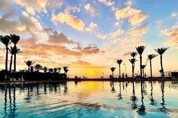 Portemilio Hotel & Resort