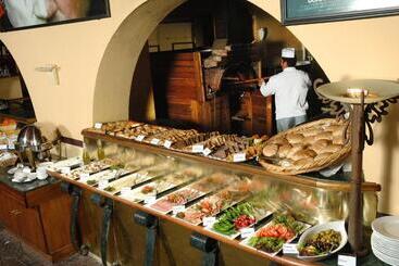 Portemilio Hotel & Resort - Jounieh