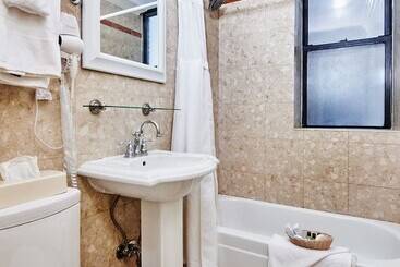 Radio City Apartments