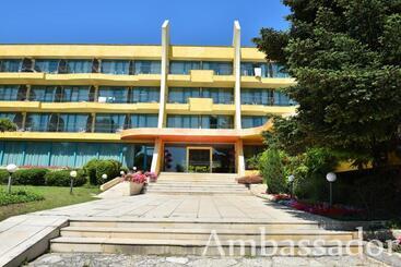هتل Ambassador   Free Parking