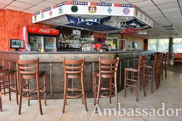 هتل Ambassador   Free Parking