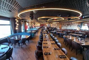 ホテル Astoria Grand