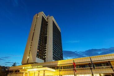 בית מלון כפרי Astoria Grand
