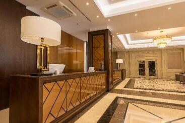 ホテル Astoria Grand
