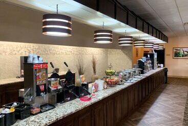 هتل Best Western Crossroads Of The Bluffs