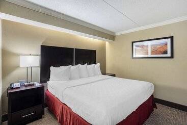 هتل Best Western Harrisburg North