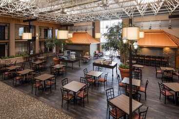 هتل Best Western Of Alexandria Inn & Suites & Conference Center