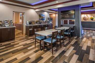 هتل Best Western Plus Barrie