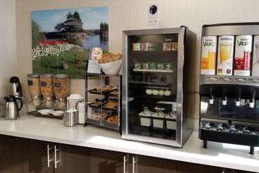 هتل Best Western Plus Barrie