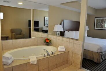 هتل Best Western Plus Barrie
