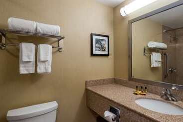 هتل Best Western Plus Barrie