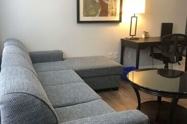 هتل Best Western Plus Barrie