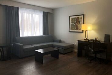 هتل Best Western Plus Barrie